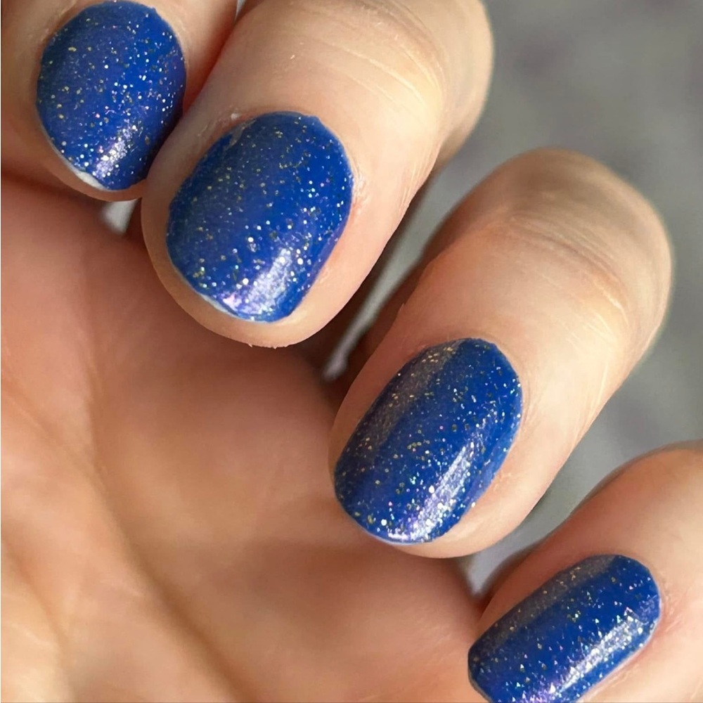 *Exclusive* Color Street: Cobalt Cascade | Blue Holographic Glitter Summer - Picture 11 of 13